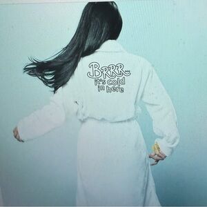 Cocus Pocus,‎ White Fleece Robe Brr it’s cold in here, NWTs 2 pockets one size